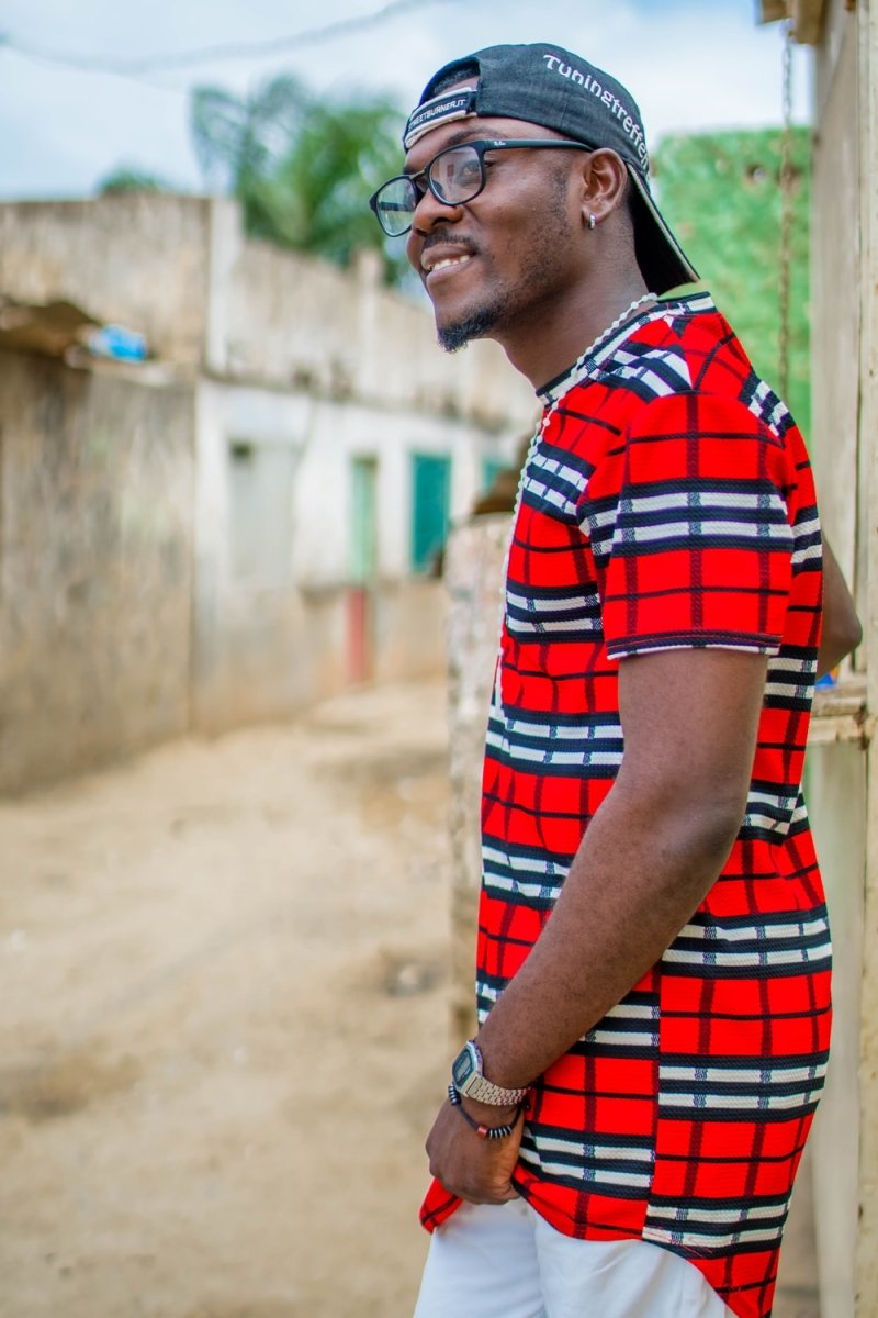 Paint By Numbers | Luanda - Shallow Focus Photo Of Man In Red And Black Plaid T-Shirt - Custom Paint By Numbers